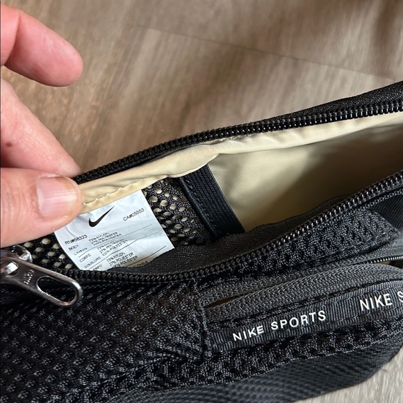 Nike Black Crossbody Bag - Picture 7 of 9